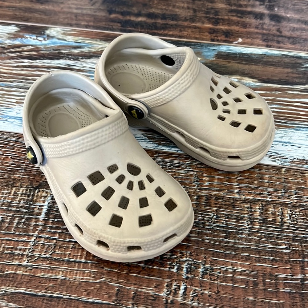 Doggers Crocs